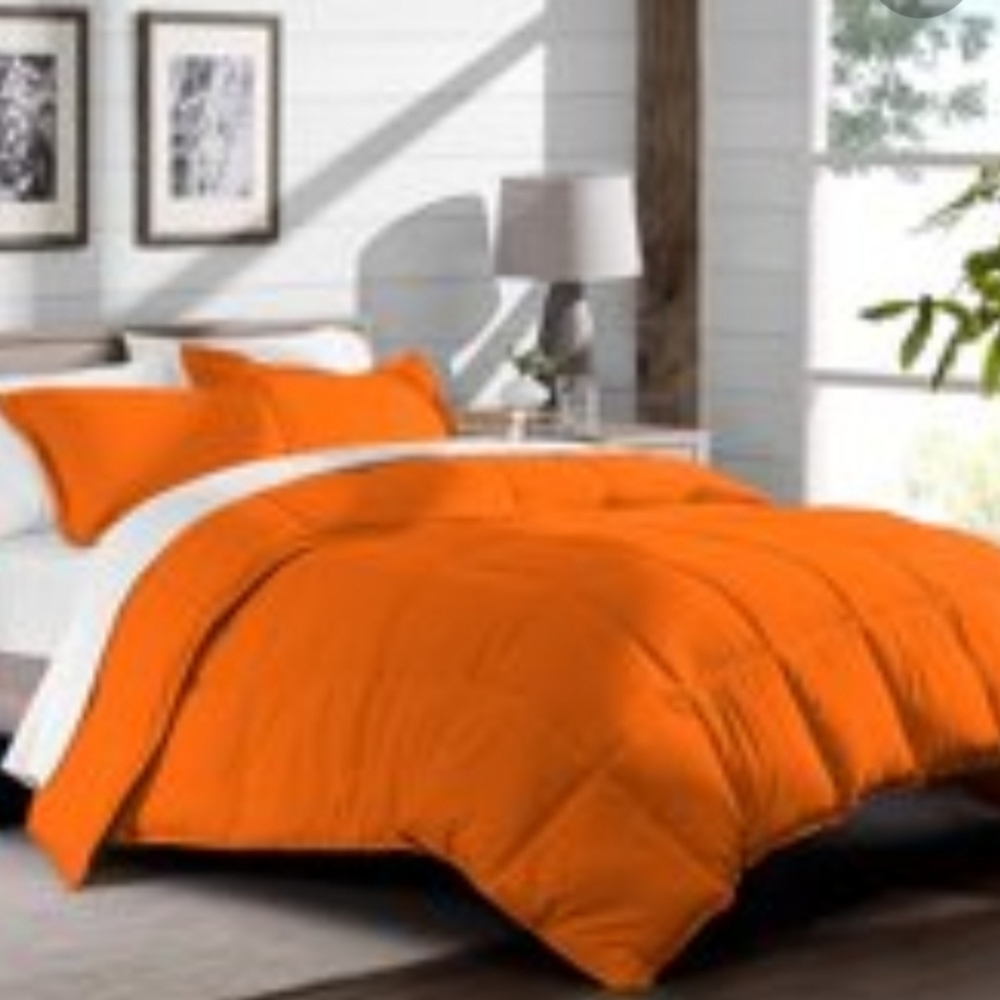 QUEEN SIZE COMFORTER